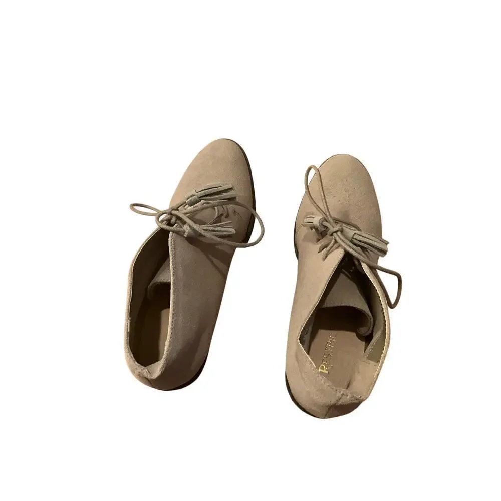 Restricted ankle lace